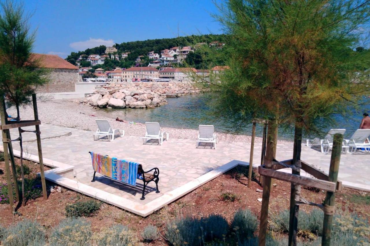 Apartman With A Parking Space Jelsa, Hvar - 8746
